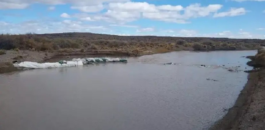 Imagen-El Departamento Provincial de Aguas evalúa la Cuenca del arroyo Maquinchao